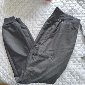 Figs Women’s grey medium tall jogger scrub pants